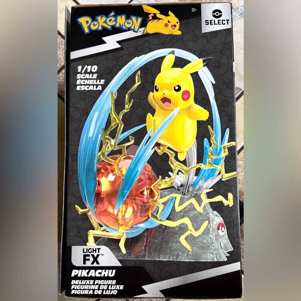 Pokémon Select Pikachu Deluxe Figure – Light FX (1/10 Scale)